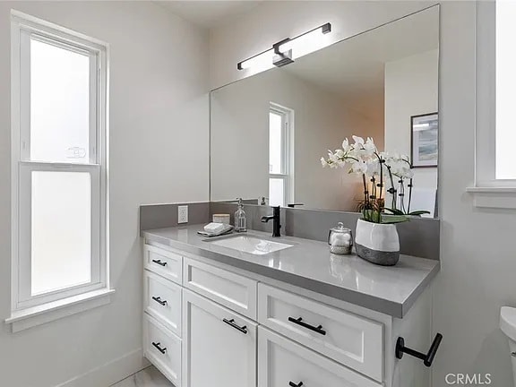 Building Photo - 243 Vista Ct