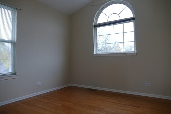 Building Photo - 2052 Spice Cir