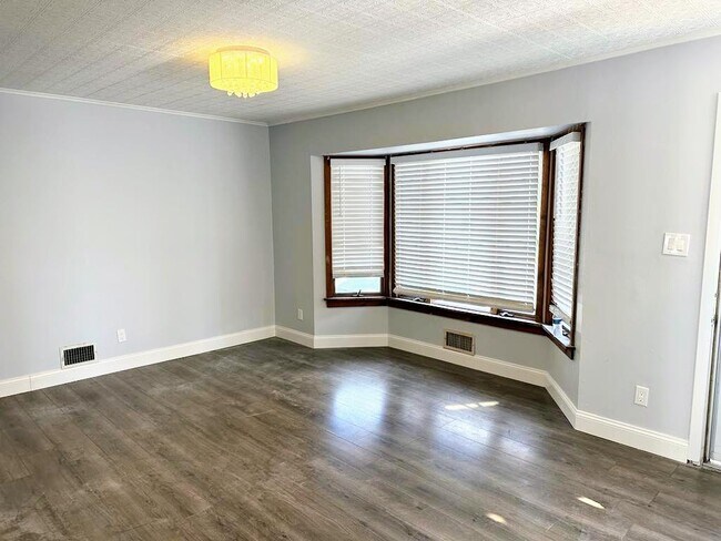Building Photo - 106 Villa Ave