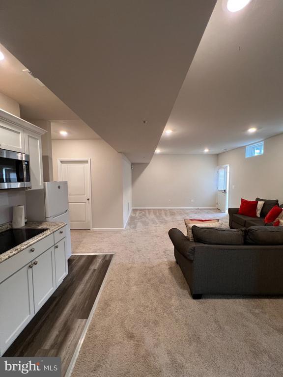 Building Photo - 9867 Selkie Ln