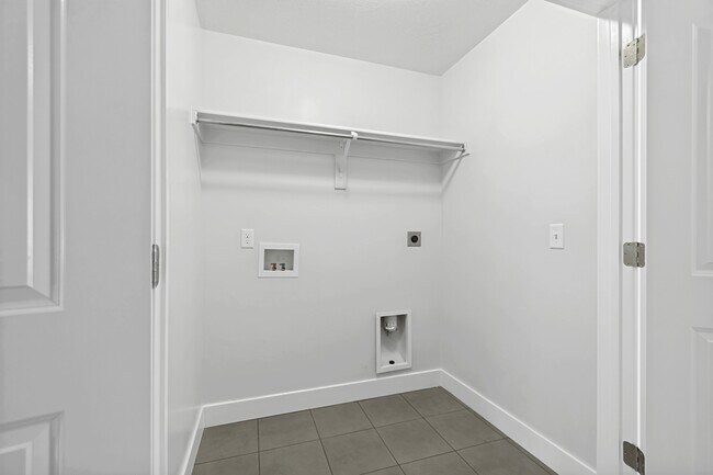 Building Photo - 4864 Spire Wy