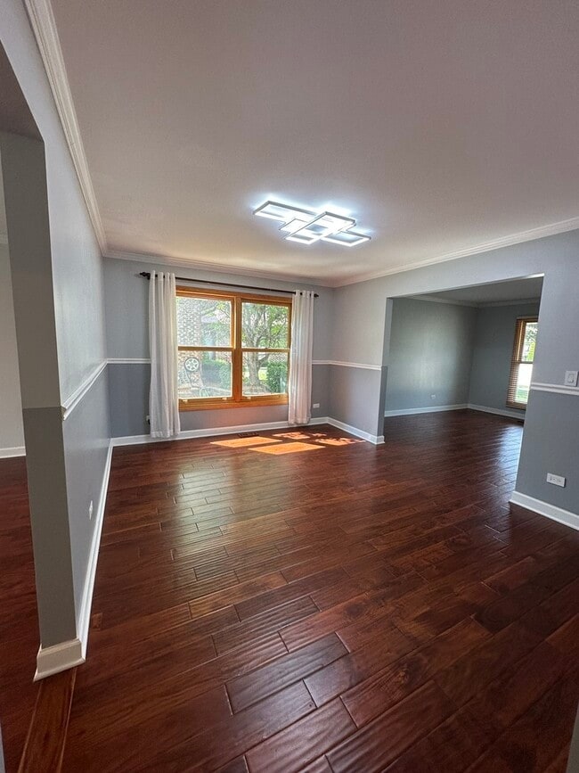 Building Photo - 567 Lorelei Dr