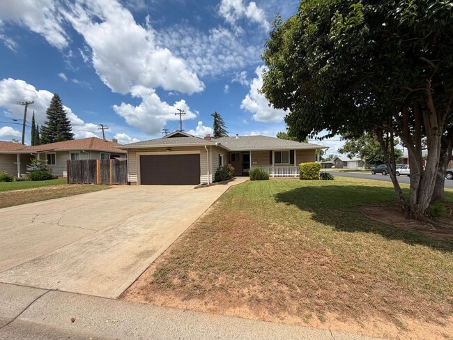 Building Photo - Gorgeous Rancho Cordova Home on Large Corner Lot!