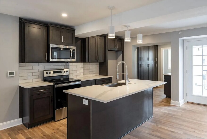 Building Photo - 4464 Broadway Blvd