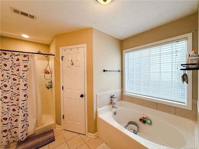Building Photo - 728 Fairbluff Dr