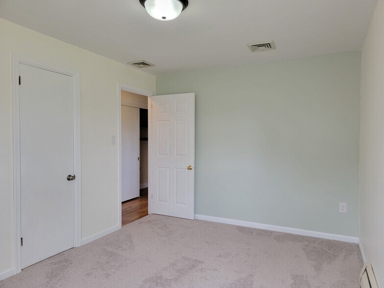 Building Photo - 110 S Ridge Rd