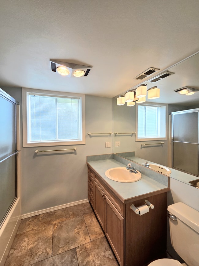 Building Photo - 62 15th St NE