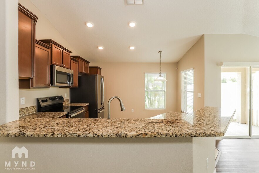 Building Photo - 12526 Cricklewood Dr