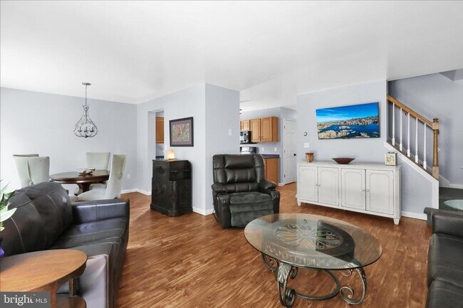 Building Photo - 3 Bed 3 Bath Updated Townhouse In Lititz