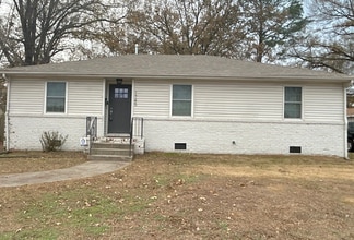 Building Photo - 1745 Lanier Ln