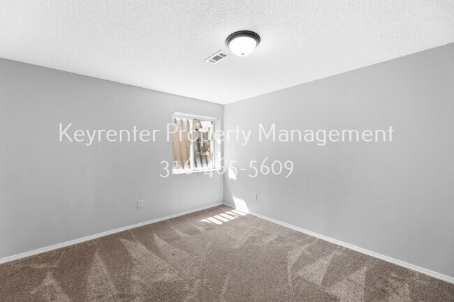 Building Photo - 1610 Summerwood St