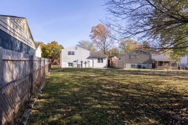 Building Photo - 2859 Falcon Bridge Dr