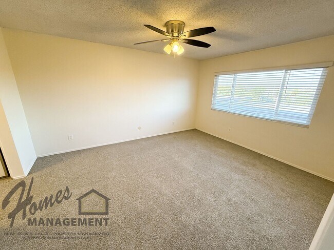 Building Photo - Homes Management - 2 Bed, 1.5 Bath Duplex ...