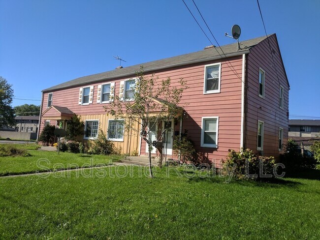 Primary Photo - 956 N Central Dr