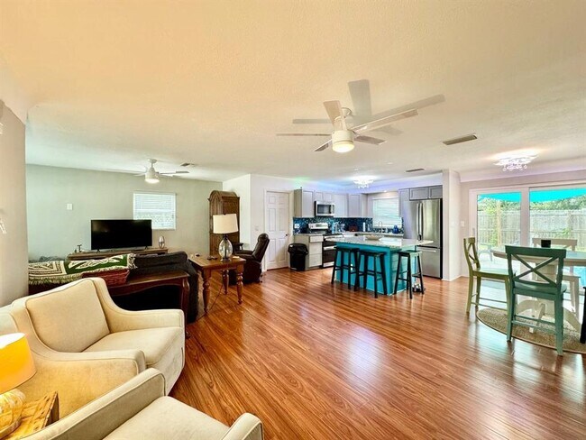 Building Photo - 3957 Wahoo Dr SE