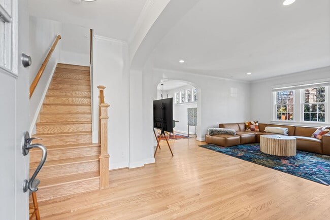 Building Photo - 4464 Greenwich Pkwy NW