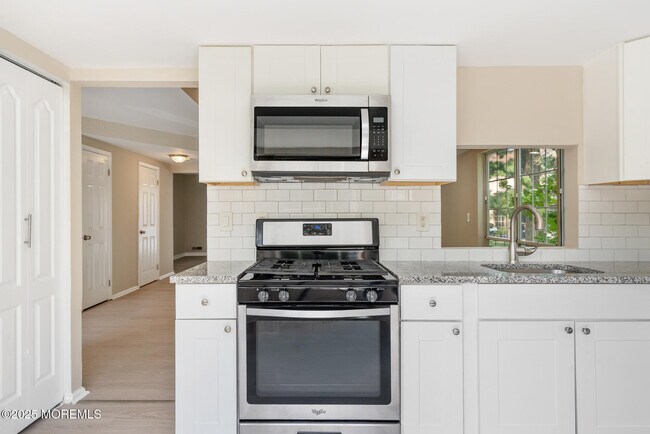 Building Photo - 308 Pewter Ct
