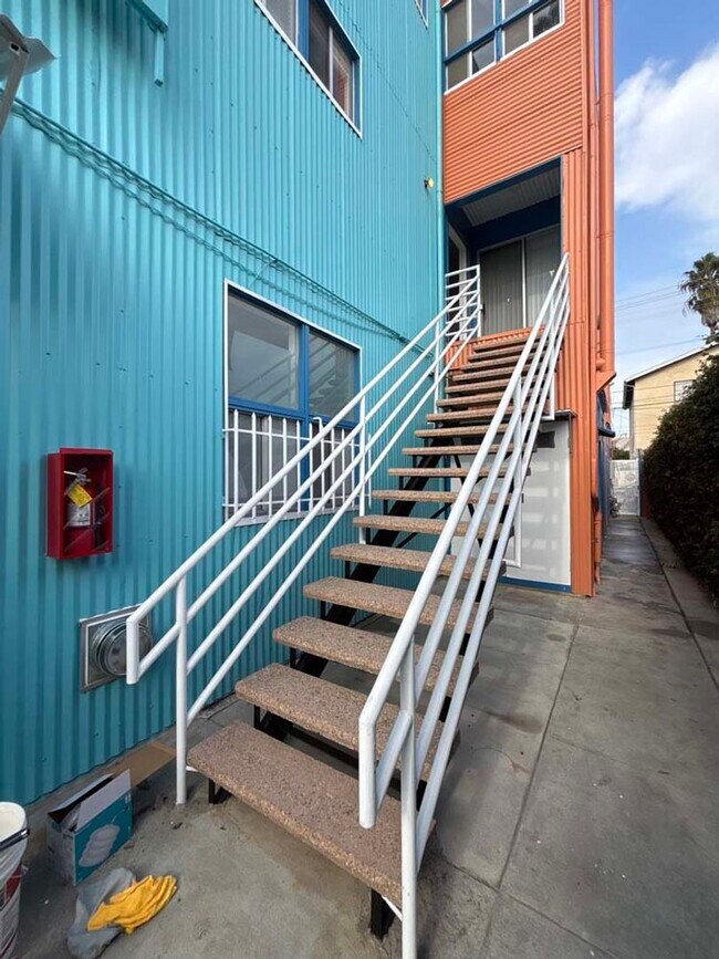 Building Photo - 915 Broadway St