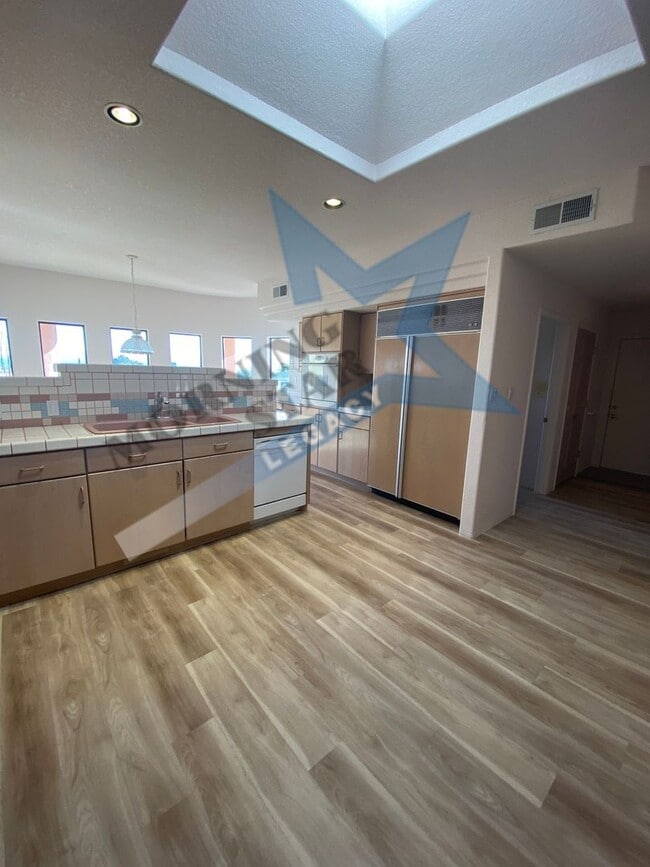 Building Photo - VIEWS!!  Spacious home in Picacho Hills!