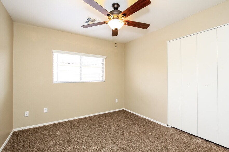 Building Photo - 15830 W Gelding Dr