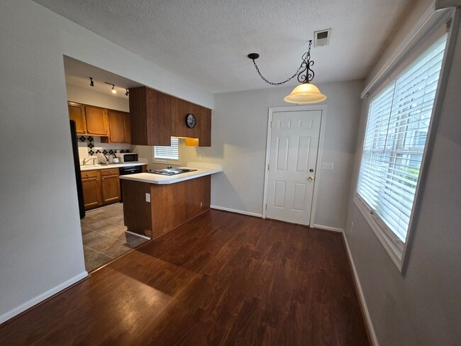 Building Photo - Waterfront, 2Bed, 2Bath, Minutes From 17 N