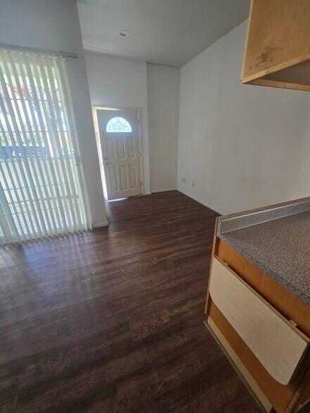 Building Photo - 335 E Providencia Ave