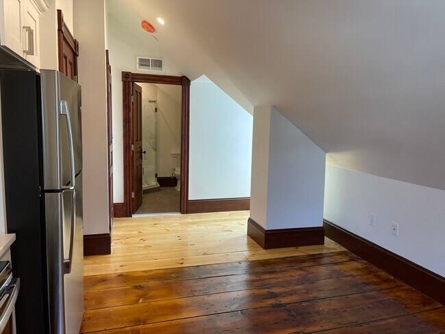 Building Photo - 41 Summer St