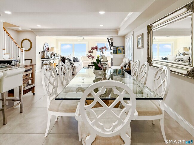 Building Photo - 41 Hillside Ave