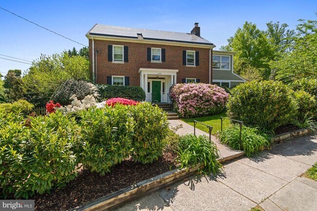 Primary Photo - 4008 Rosemary St