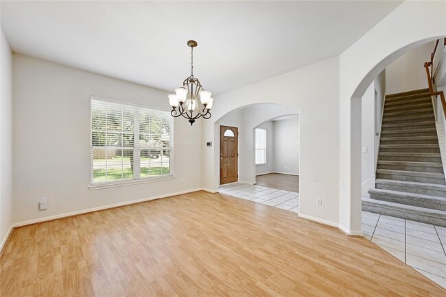 Building Photo - 1230 Heppner Dr