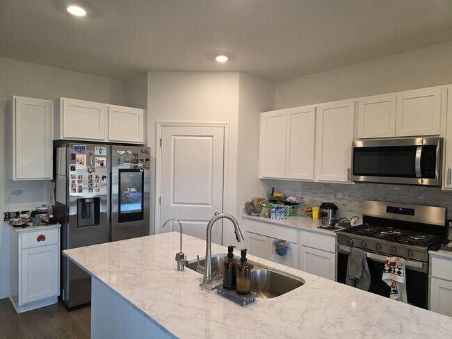 Building Photo - 6802 Daly Ln
