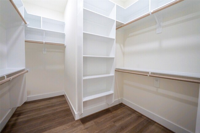 Building Photo - 4107 Dreyfus St