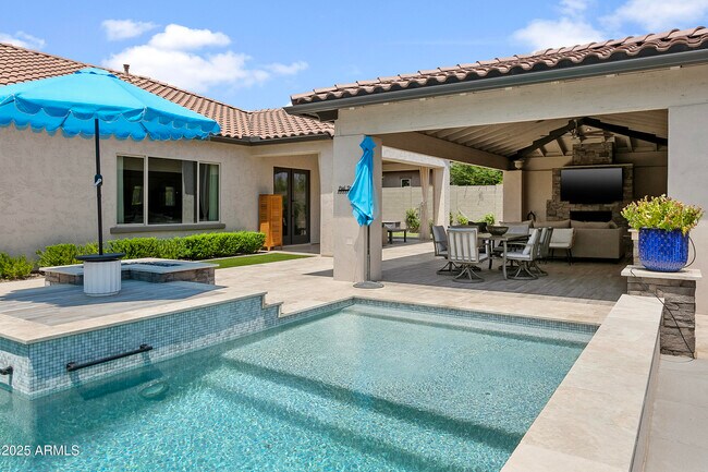 Building Photo - 5803 E Parnell Dr