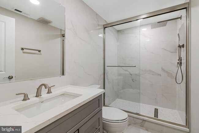 Building Photo - 1350 Sheridan St NW