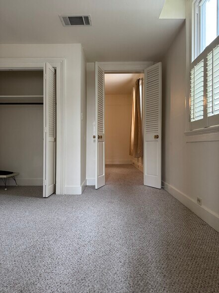Building Photo - 115 Sherwood Forest Dr