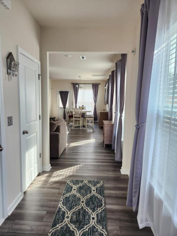 Building Photo - 3707 Feltham Ln