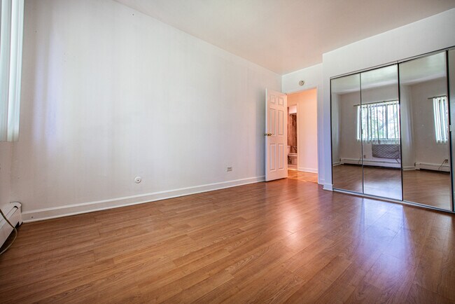 Building Photo - 1477 N Winslowe Dr