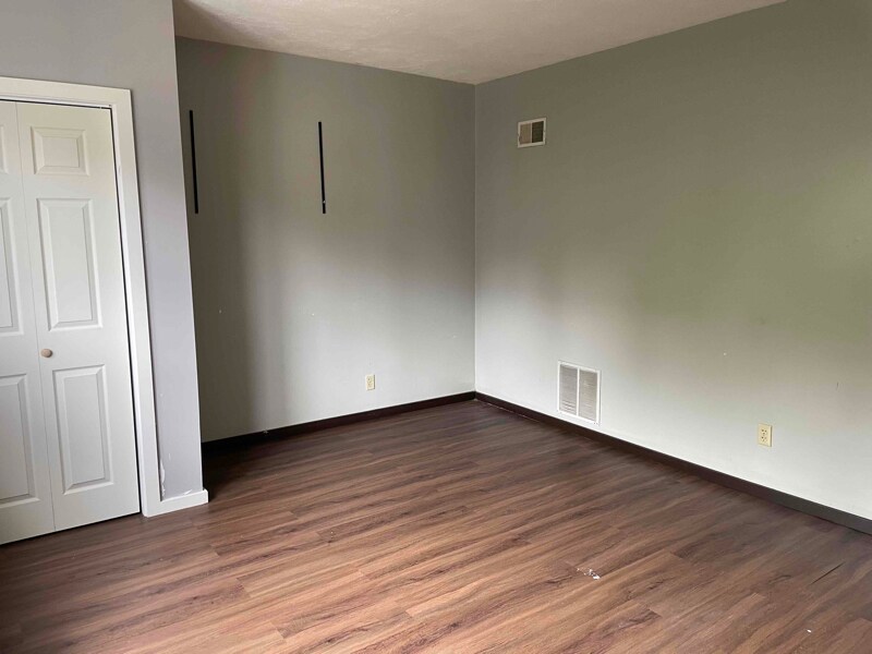 Building Photo - 69 Gage St