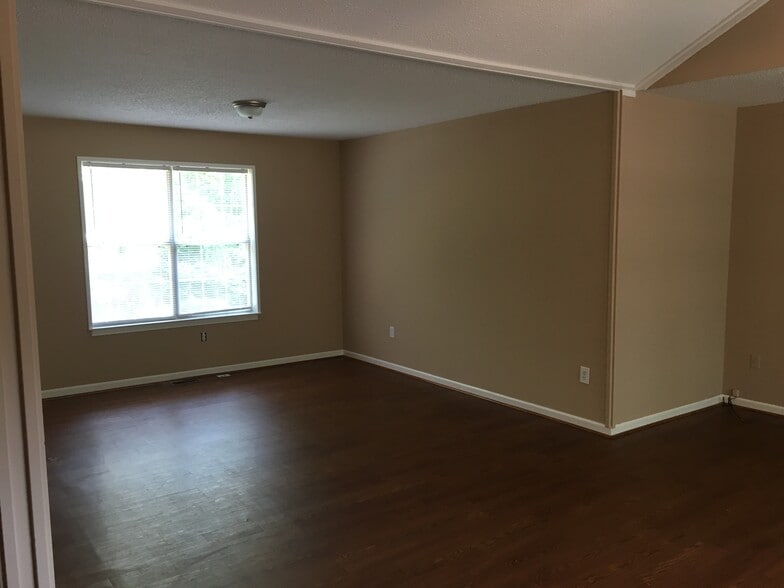 Dining Room Area - 9 Silver Spur Ct