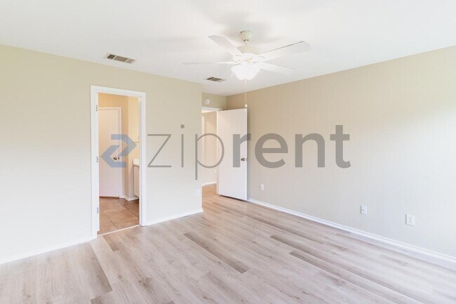 Building Photo - 419 Indian Meadow Dr