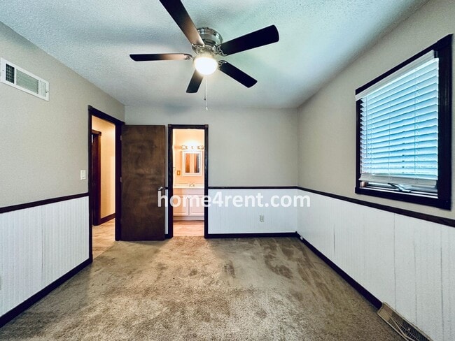 Building Photo - Fantastic Parkville Home and Updated Kitch...