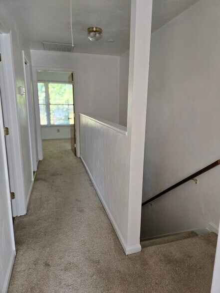 Upstairs Hallway - 2032 Elmhurst Ln