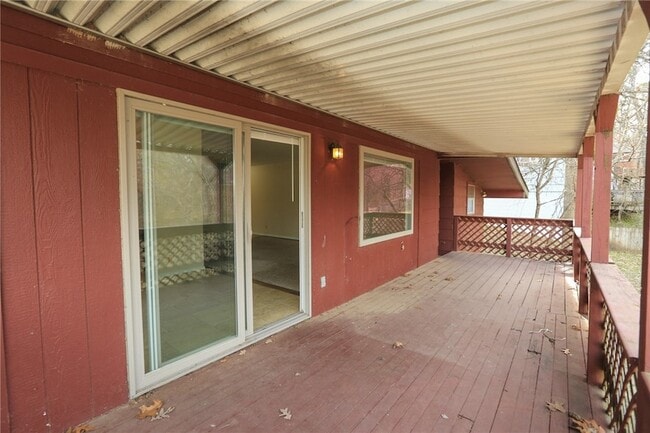 Building Photo - 39 Sheneman Dr