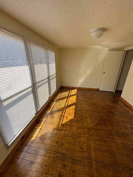 Building Photo - 9969 Farris Loop
