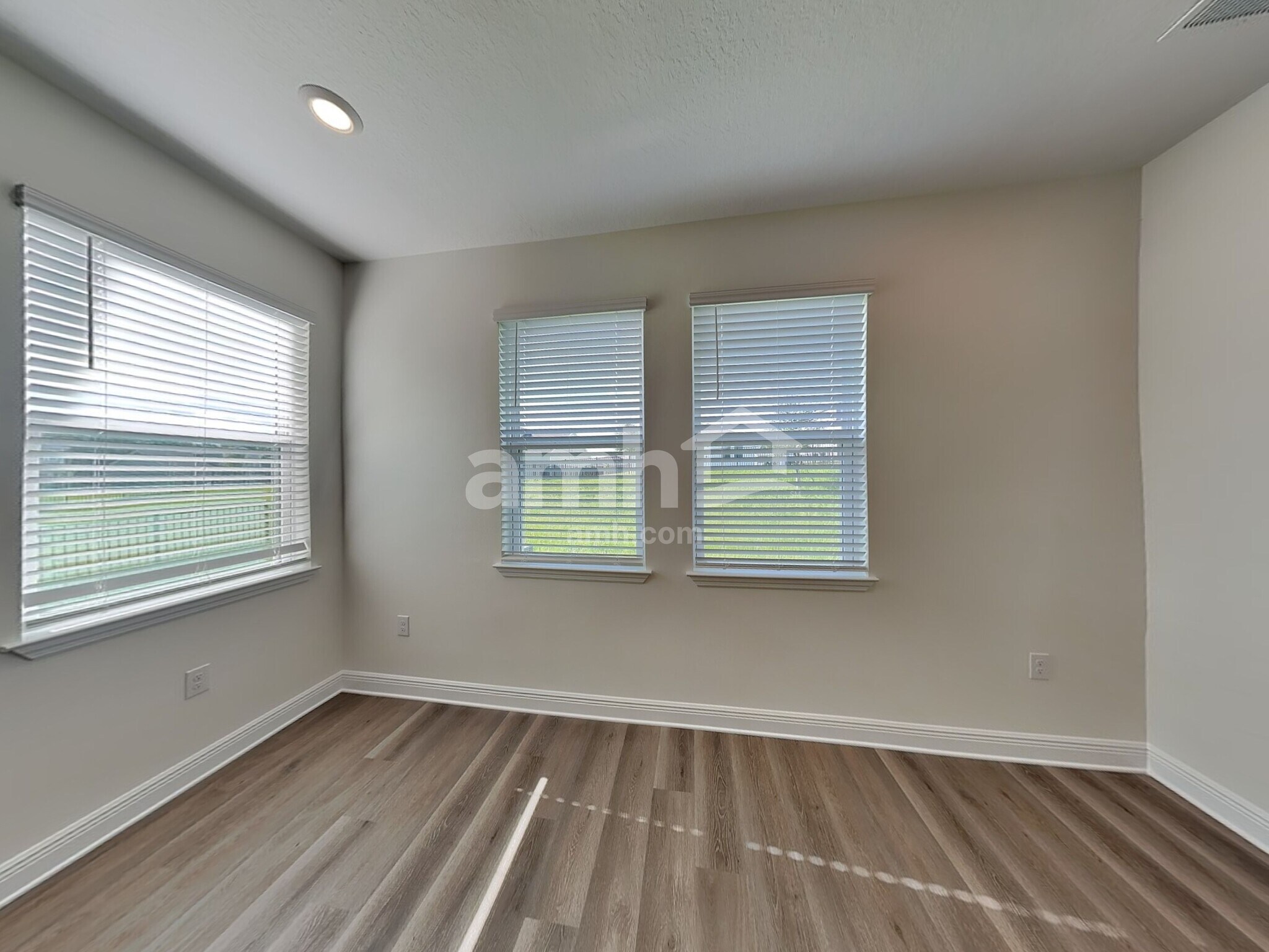 Building Photo - 3775 Lake Bluff Loop
