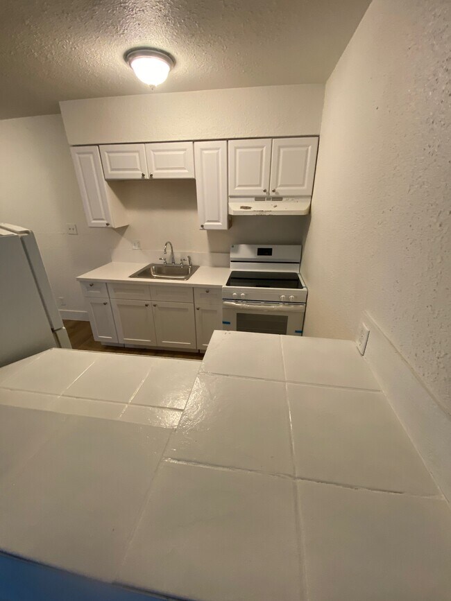Building Photo - 3673 Spruce Ave
