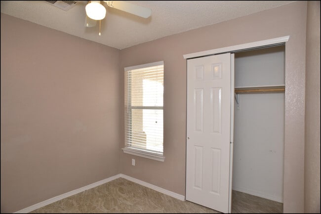 Building Photo - 14149 Warren Belin Dr