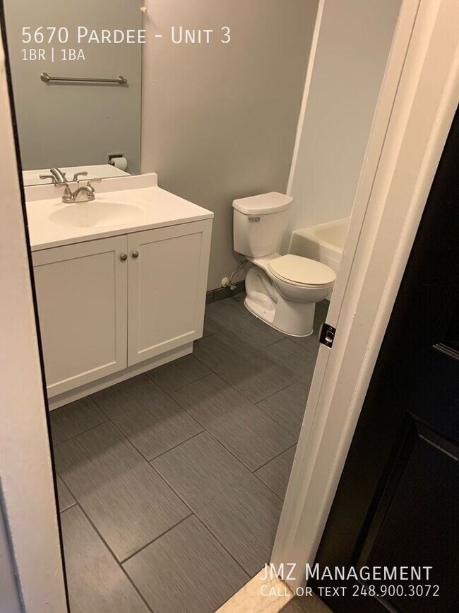 Building Photo - 5670 Pardee-Unit 3