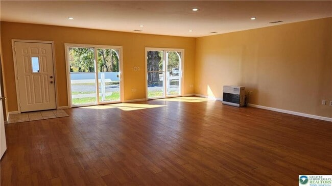 Building Photo - 4633 Lehigh Dr