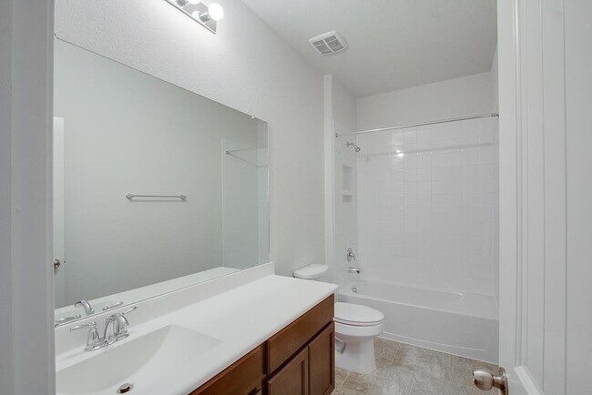 Building Photo - 122 Meadow Mill Dr